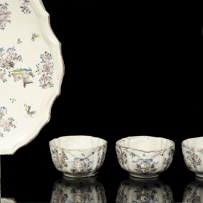 Enamelled ceramic coffee set and tray (19th century)