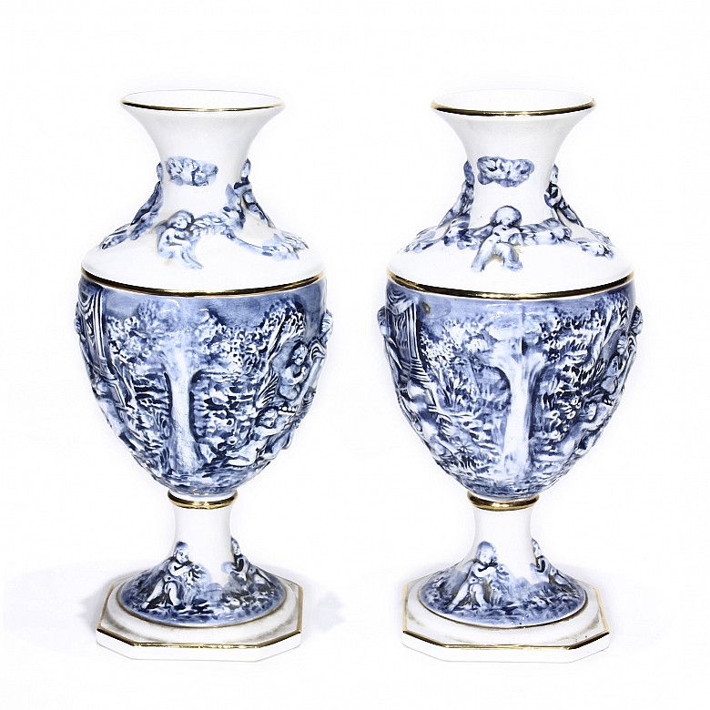 Pair of vases, Capodimonte, 20th century