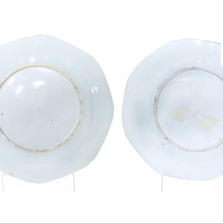 Pair of dishes, famille rose, Qing dynasty - 1
