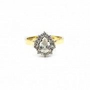 Ring in 18k yellow gold, classic rosette model with diamonds.