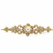 18k yellow gold and zirconia brooch