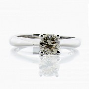 18k white gold and diamond ring with diamond