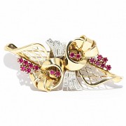18k yellow gold clip clasp with diamonds and rubies