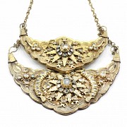 Matara (zircon) diamond necklace or double medallion, Indonesia