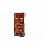 Small three-section display case, Peranakan, pps.s.XX
