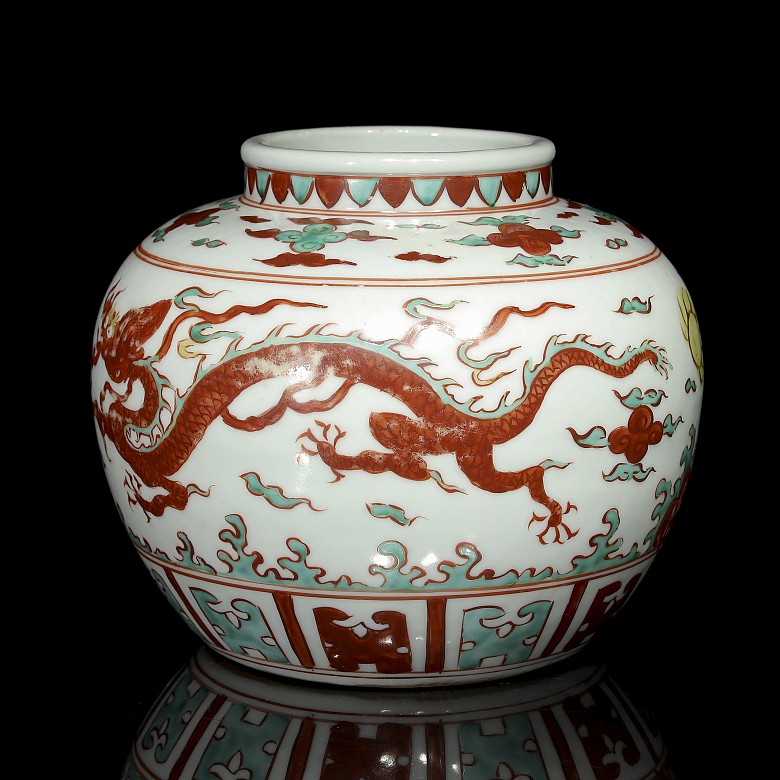 Vasija de porcelana con dragón, con marca Jiajing-Ming