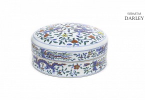 Porcelain enameled box, 20th century
