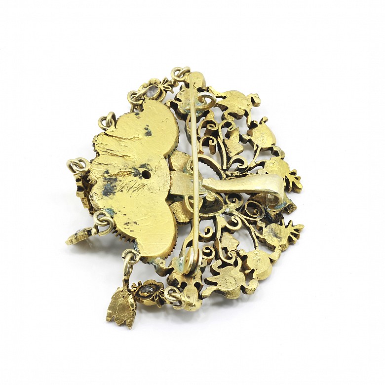 Brass brooch with diamonds from Matara (zircon), Indonesia