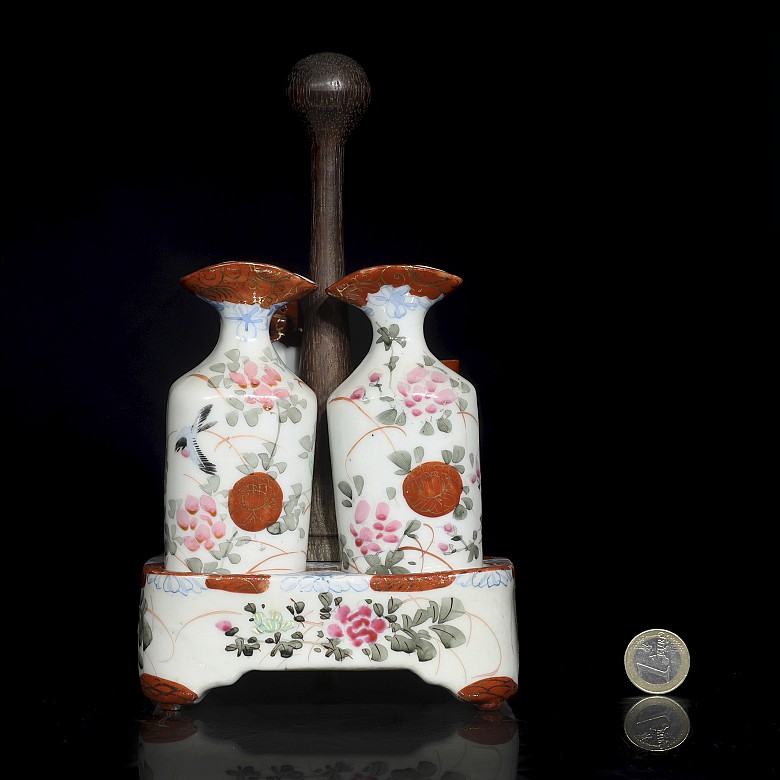 Stand with containers, Asia, 19th - 20th century
