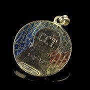 18k yellow gold and enamel pendant, signed 