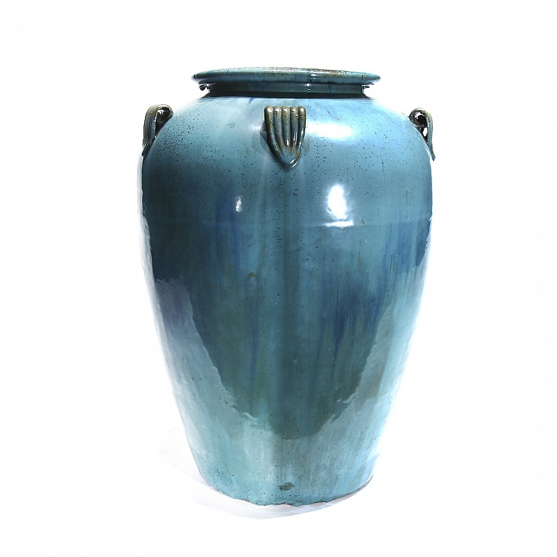 Gran vasija decorativa de cerámica vidriada.