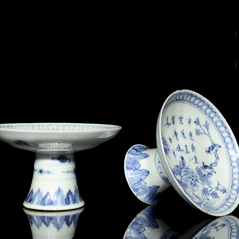 Two footed dishes, blue and white, Qing dynasty