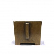 Incensario de bronce, con sello Xuande.