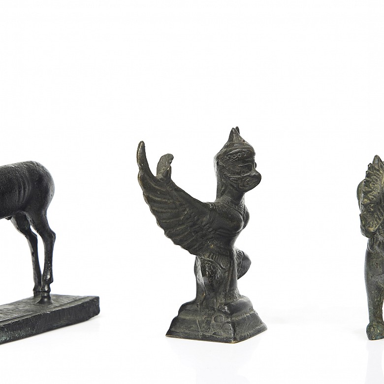 Tres pequeñas figuras de bronce, Asia. - 1