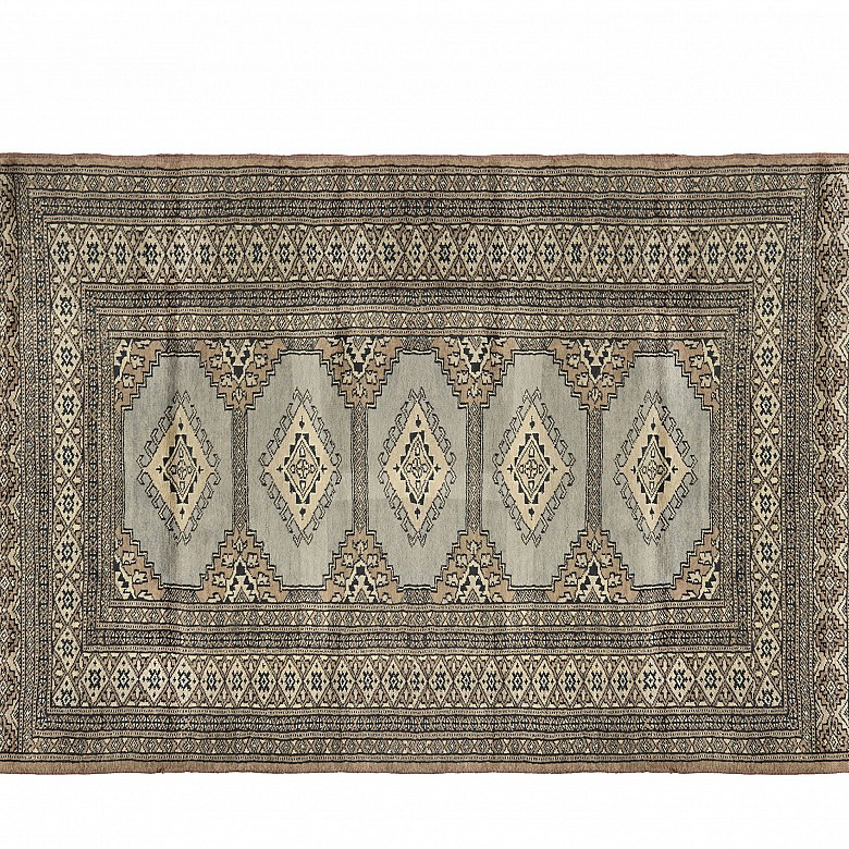 Persian style rug Small