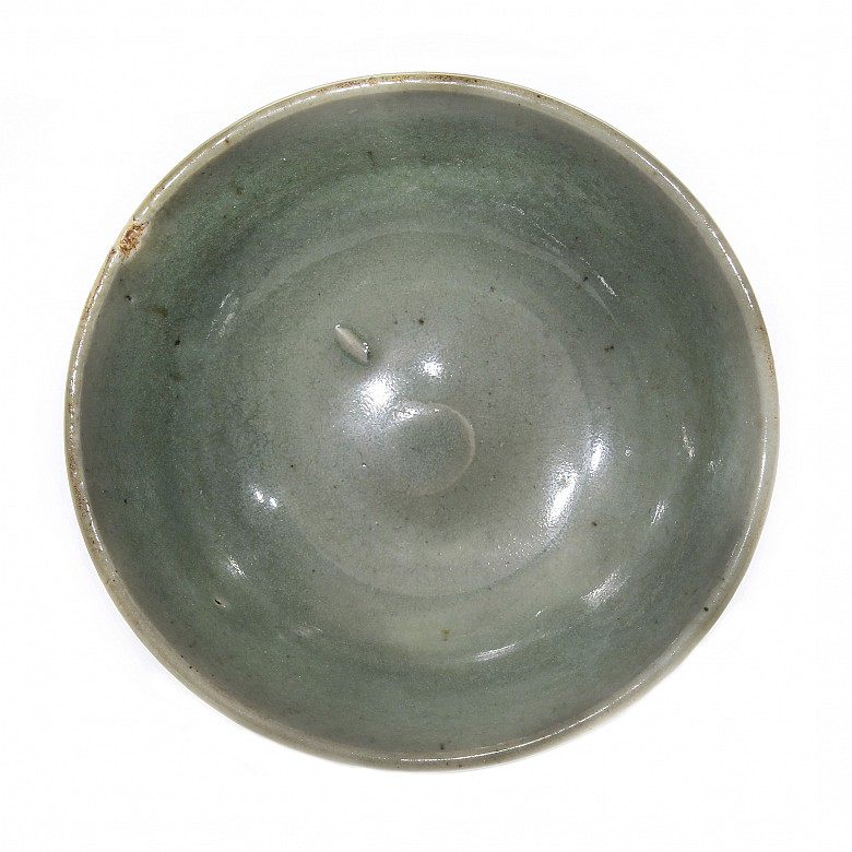 Cuenco, dinastía Yuan/Ming, con vidriado celadón, s.XIV - 2
