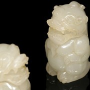 Pareja de osos de jade blanco, dinastía Han del este