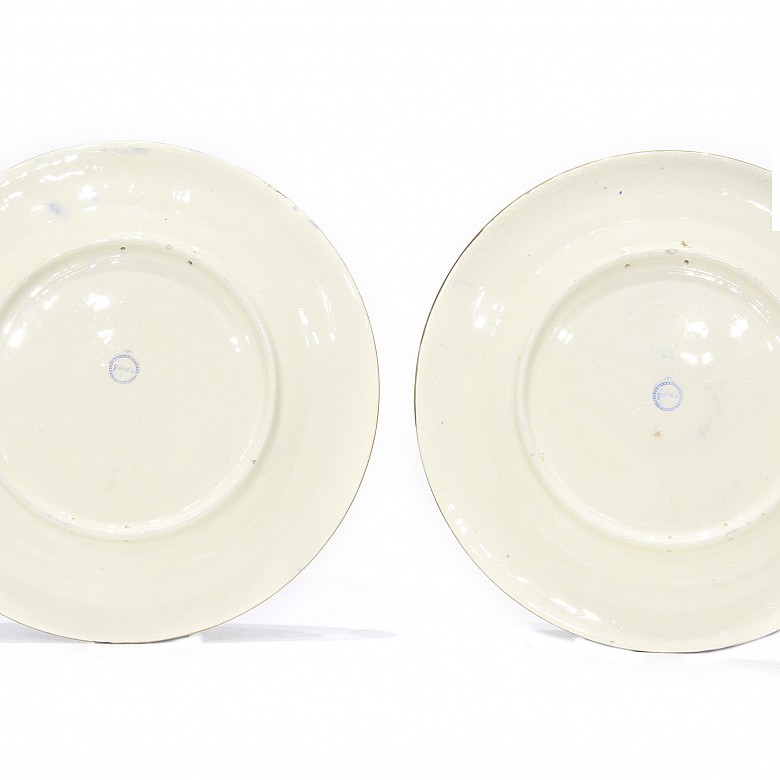 Pair of glazed ceramic plates, Peyró. s.XX