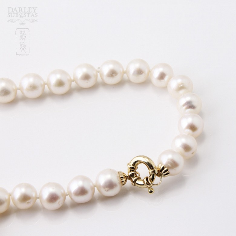 Collar de perlas blancas de 9-10mm con cierre oro amarillo de 18k - 1