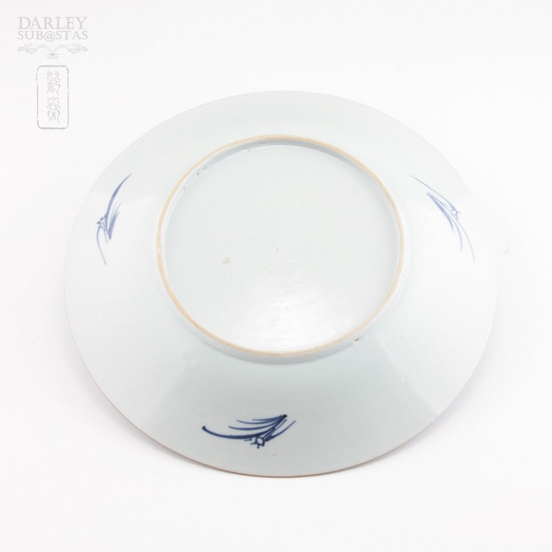 Chinese porcelain plate, XVIII century. - 3