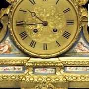 Reloj de sobremesa de bronce y porcelana, Francia, S.XIX - 7