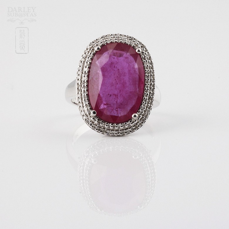 Ring with ruby ​​10.45cts and diamonds in 18K white gold. - 1