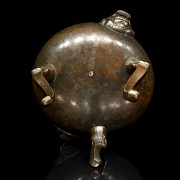 Incensario trípode de bronce con incrustaciones, dinastía Qing
