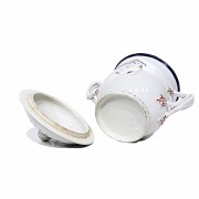 Azucarera esmaltada de porcelana china de exportación, dinastía Qing, ffs.s.XVIII.