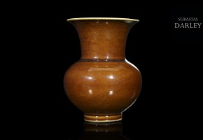 Small glazed porcelain vase, Qing dynasty