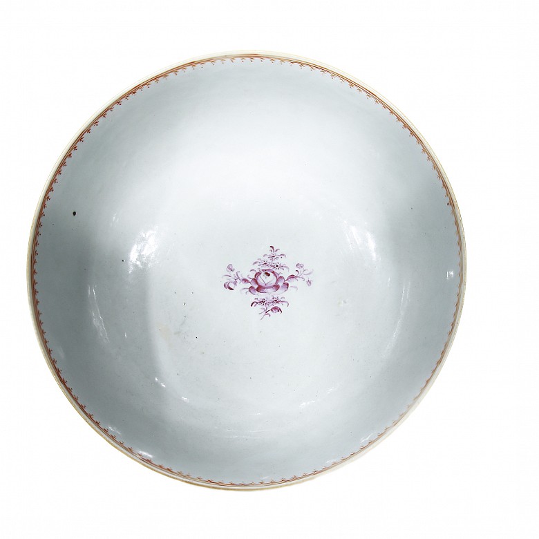 Gran cuenco de porcelana china de exportación, dinastía Qing, med.s.XVIII.