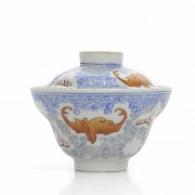 Bowl con tapa en porcelana esmaltada, con marca Tongzhi