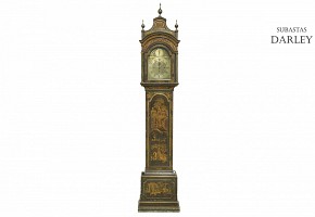 English tall case clock, chinoiserie decoration, 18th century