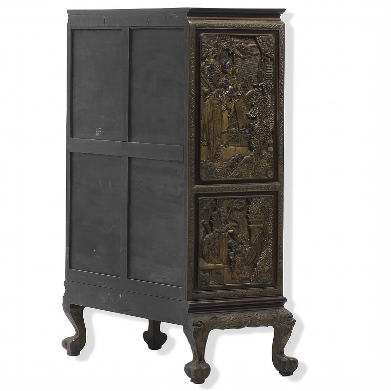 Low carved wooden cupboard, China, 19th century - 3
