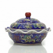 Caja de porcelana esmaltada, dinastía Qing