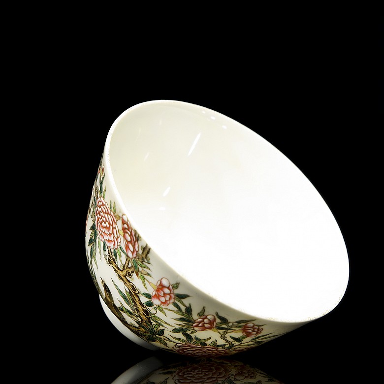 Cuenco de porcelana con peonías, S.XX - 4