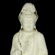 Escultura de Guanyin en porcelana vidriada, S.XX - 7