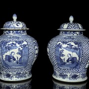 Pair of blue and white porcelain tibors, Jingdezhen, Qing dynasty