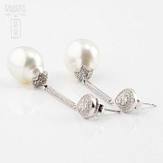 Elegant earrings with 0.46cts diamonds and Australian pearl - 2