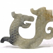 Dragón de jade tallado, estilo Zhou.