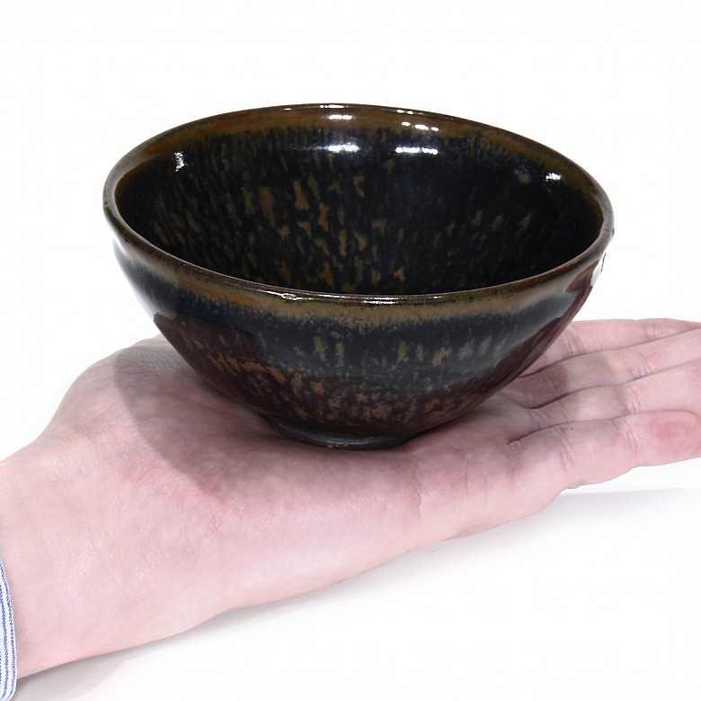 A ceramic bowl, Song dynasty (960-1279)