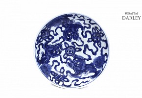 Gran plato chino de porcelana con leones foo, s.XX