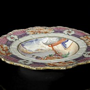 Enameled tray with a central scene, 20th century. - 2