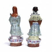 Pair of wise men in enameled porcelain, China, 20th century