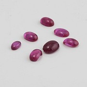 Lot composed of 7 rubies, in carved cap, total weight of 5.20cts. - 5