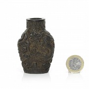 Miniatura de jarrón en madera tallada, dinastía Qing