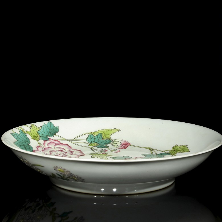 Porcelain dish with peonies, 20th century