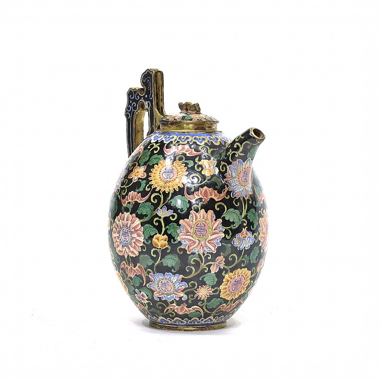 Tetera de bronce esmaltado, dinastía Qing (1644 - 1912)