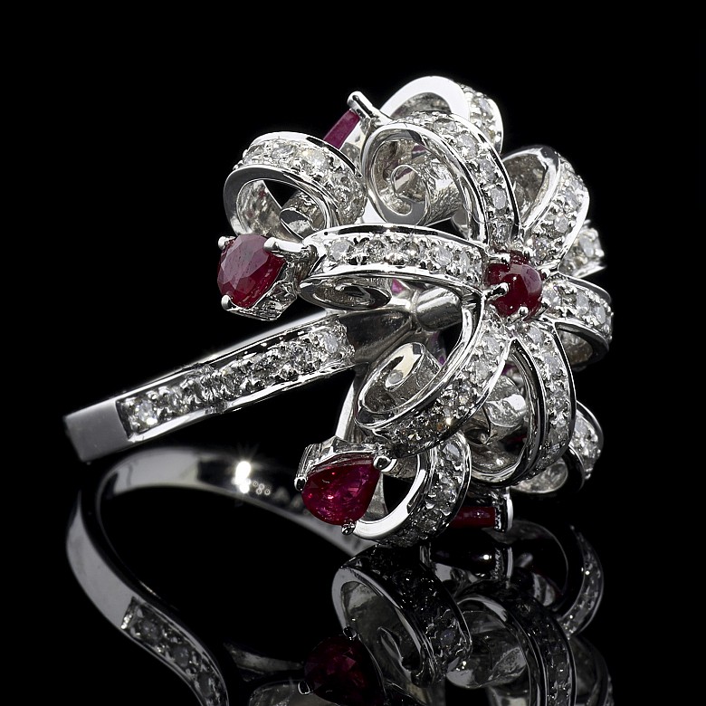 Ring in 18k white gold, diamonds and rubies - 1