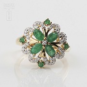 Fantástico anillo Esmeraldas y Diamantes