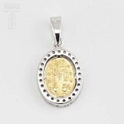 Medalla Virgen oro bicolor 18k y diamantes - 2